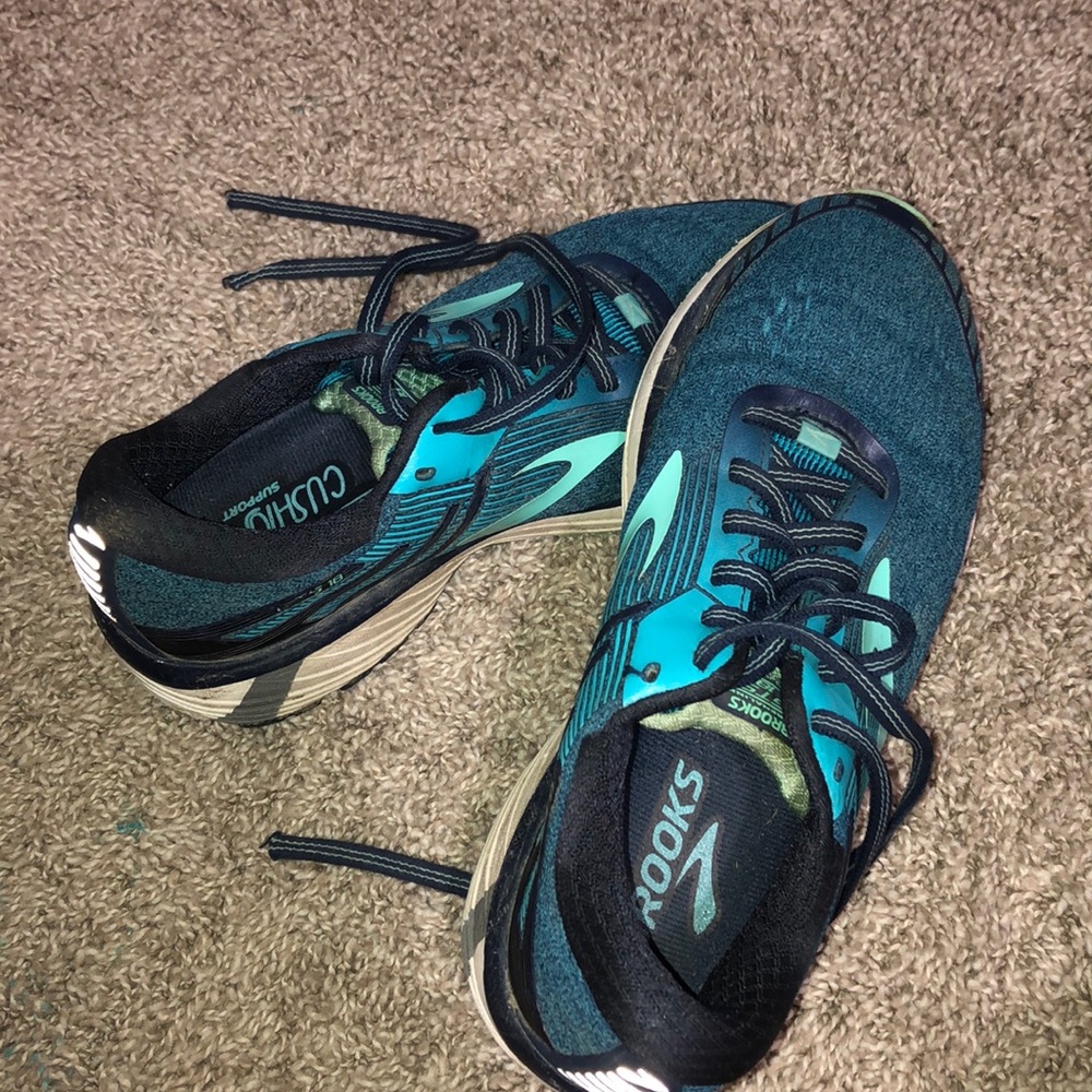 Women’s brooks💜💜